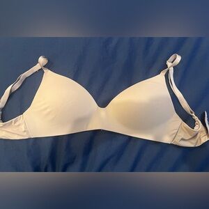 Victoria secret wireless plunge bra
